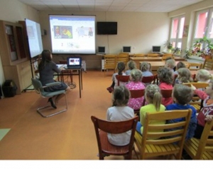 Przedszkolaki w bibliotece